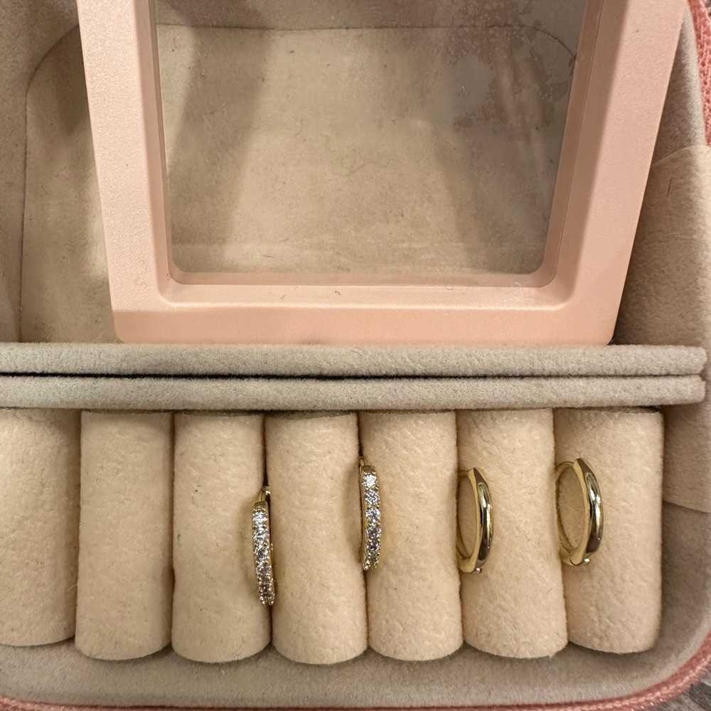 Small gold hoop x2